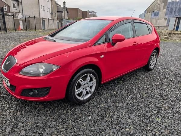 Used Seat Leon Ecomotive 105 HP (77 kW) 2010 Red Hatchback