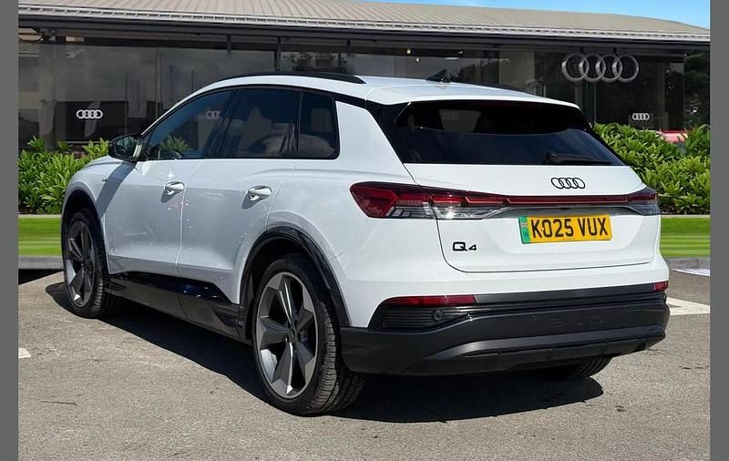 Used Audi Q4 e-tron Black Edition 210 kW (286 HP) 2025 White SUV