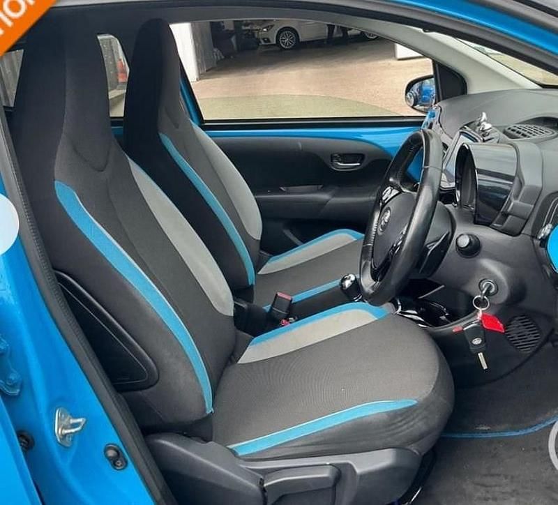 Begagnad Toyota Aygo X-cite 2016 Blå Halvkombi