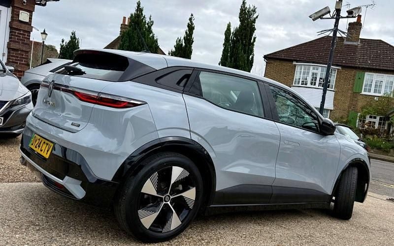 Used Renault Megane E-Tech Equilibre 160 kW (218 HP) 2023 Hatchback