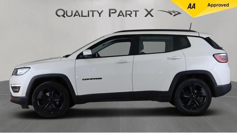 Usado Jeep Compass Night Eagle 140 CV (102 kW) 2020 Blanco SUV