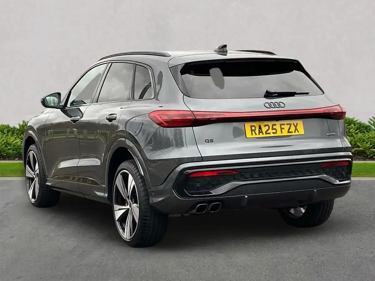 Usado Audi Q5 Advanced 204 CV (150 kW) 2025 Gris SUV