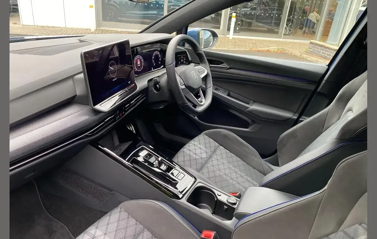 Used VW Golf VIII R-line 147 HP (108 kW) 2025 Blue Hatchback