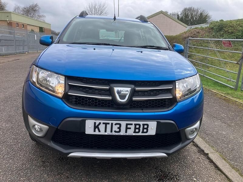 Used Dacia Sandero Lauréate 90 HP (66 kW) 2013 Blue Hatchback