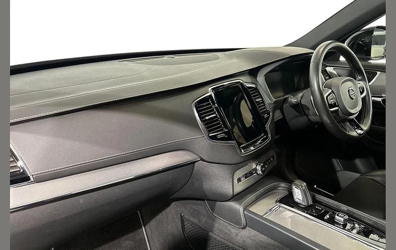 Used Volvo XC90 R-Design 247 HP (181 kW) 2020 White SUV