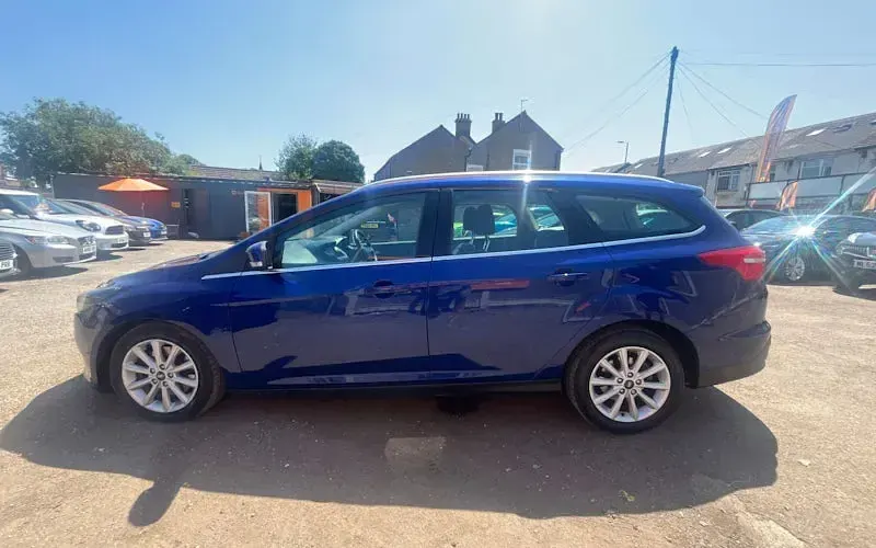 Used Ford Focus Titanium 150 HP (110 kW) 2016 Blue Estate