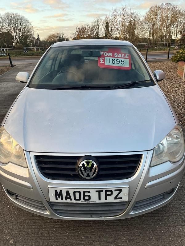 Used VW Polo S 55 HP (40 kW) 2006 Silver Hatchback