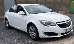 Used Vauxhall Insignia Design Edition 170 HP (125 kW) 2017 Summit white Hatchback