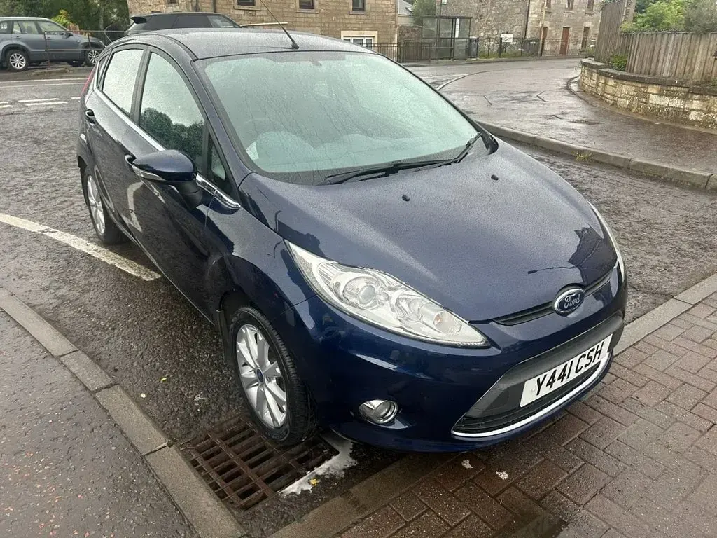 Used Ford Fiesta Zetec 82 HP (60 kW) 2011 Blue Hatchback
