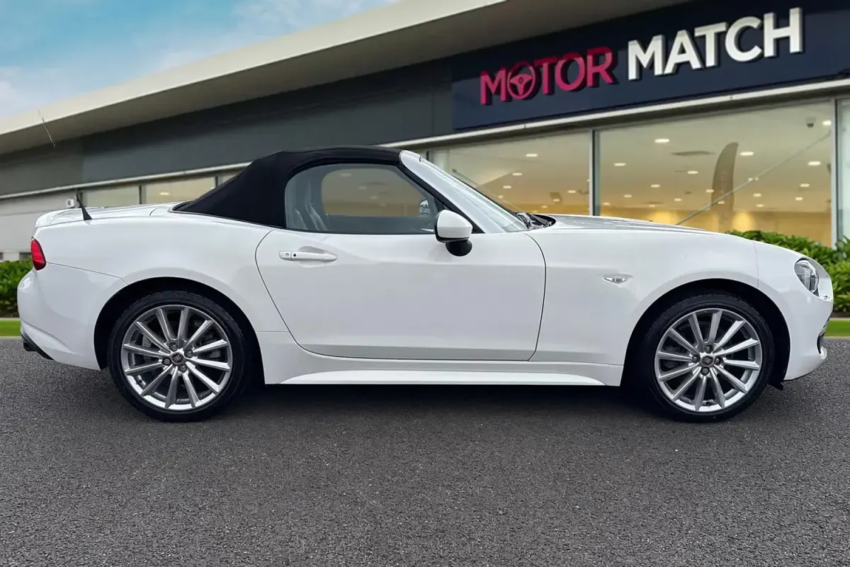 Used Fiat 124 Spider Lusso Plus 140 HP (102 kW) 2017 White Cabriolet