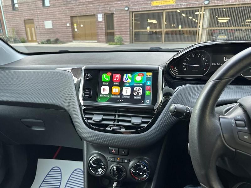 Used Peugeot 208 Signature Sky 2019 Grey Hatchback