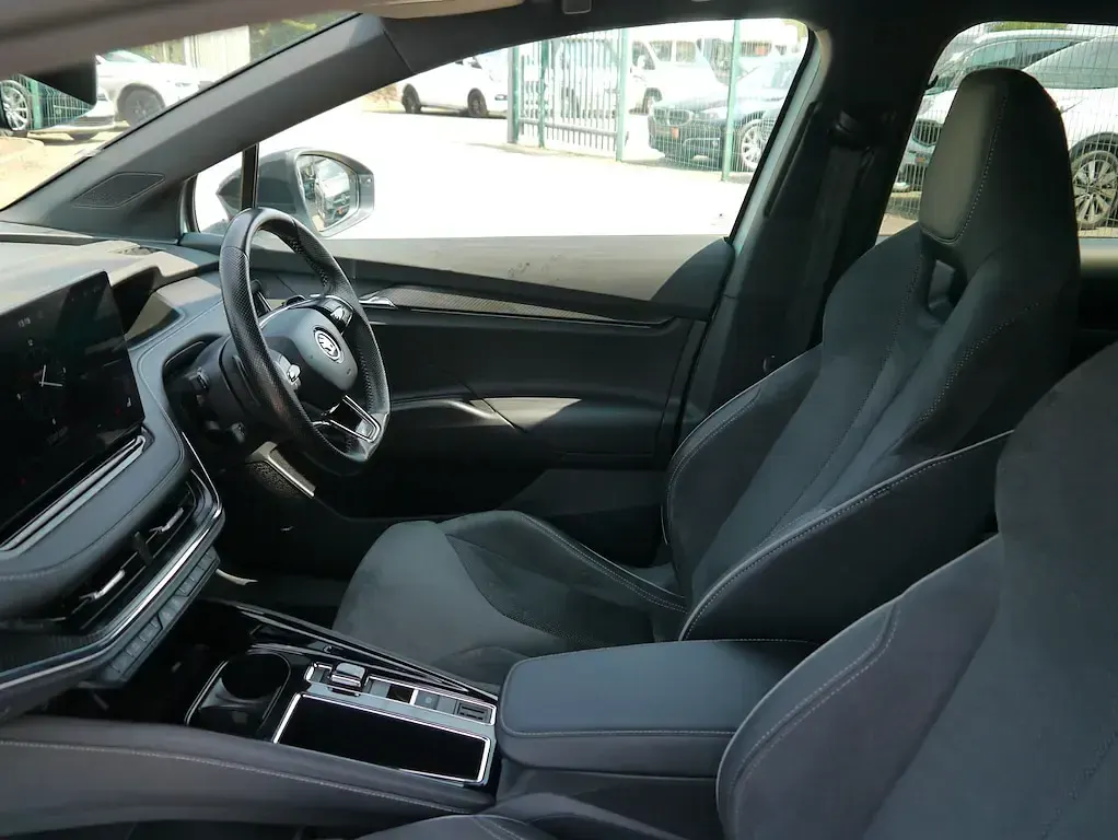 Used Skoda Enyaq iV SportLine 150 kW (204 HP) 2023 Silver SUV