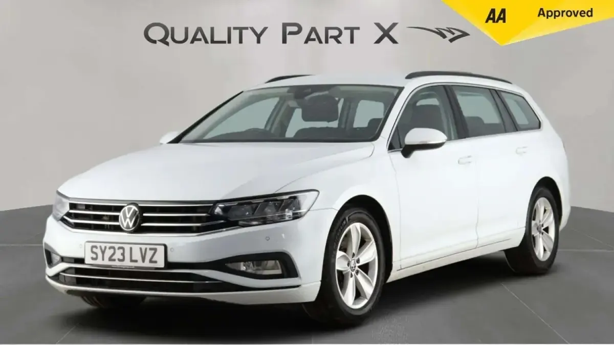 Usado VW Passat SE 150 HP (110 kW) 2023 Branco Carrinha