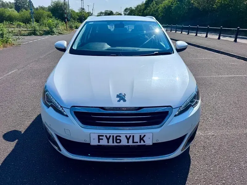Used Peugeot 308 Allure 120 HP (88 kW) 2016 White Estate