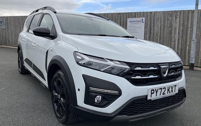 White Used 2023 Dacia Jogger Extreme MPV | £14,855 (Fair price) - Image 1/4
