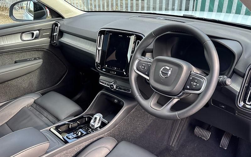 Used Volvo XC40 Ultra 197 HP (144 kW) 2025 SUV