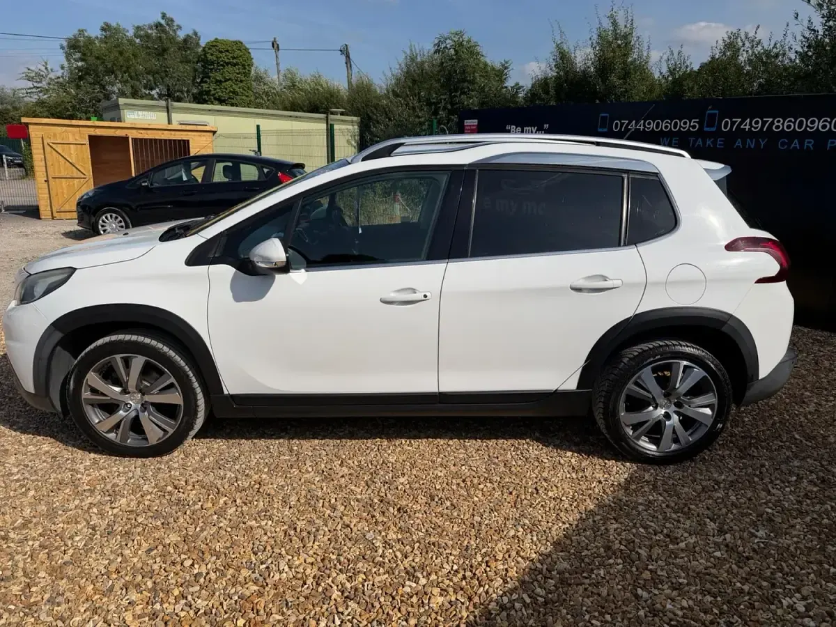 Used Peugeot 2008 Allure 108 HP (79 kW) 2017 White SUV