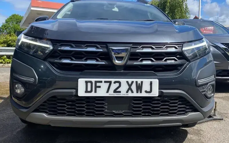 Begagnad Dacia Jogger Extreme 110 HK (80 kW) 2023 Grå Minibuss