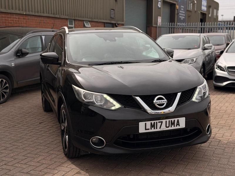 Used Nissan Qashqai N-Vision 115 HP (84 kW) 2017 Black SUV
