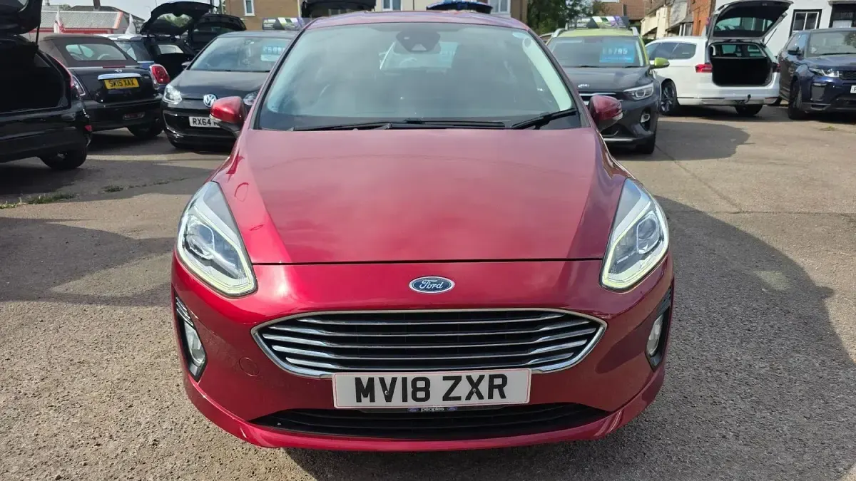 Used Ford Fiesta Zetec 83 HP (61 kW) 2018 Red Hatchback