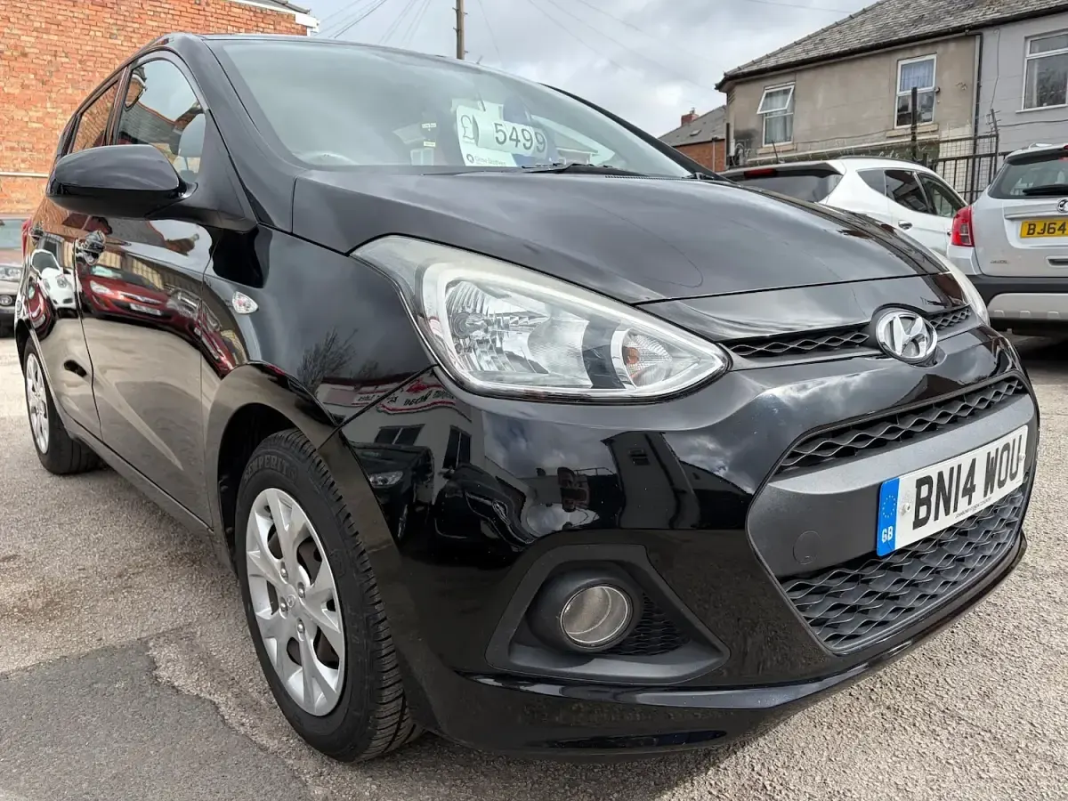Used Hyundai i10 SE 67 HP (49 kW) 2014 Black Hatchback