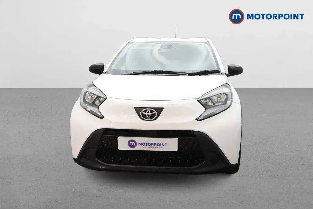 Used Toyota Aygo X PURE 2023 White SUV