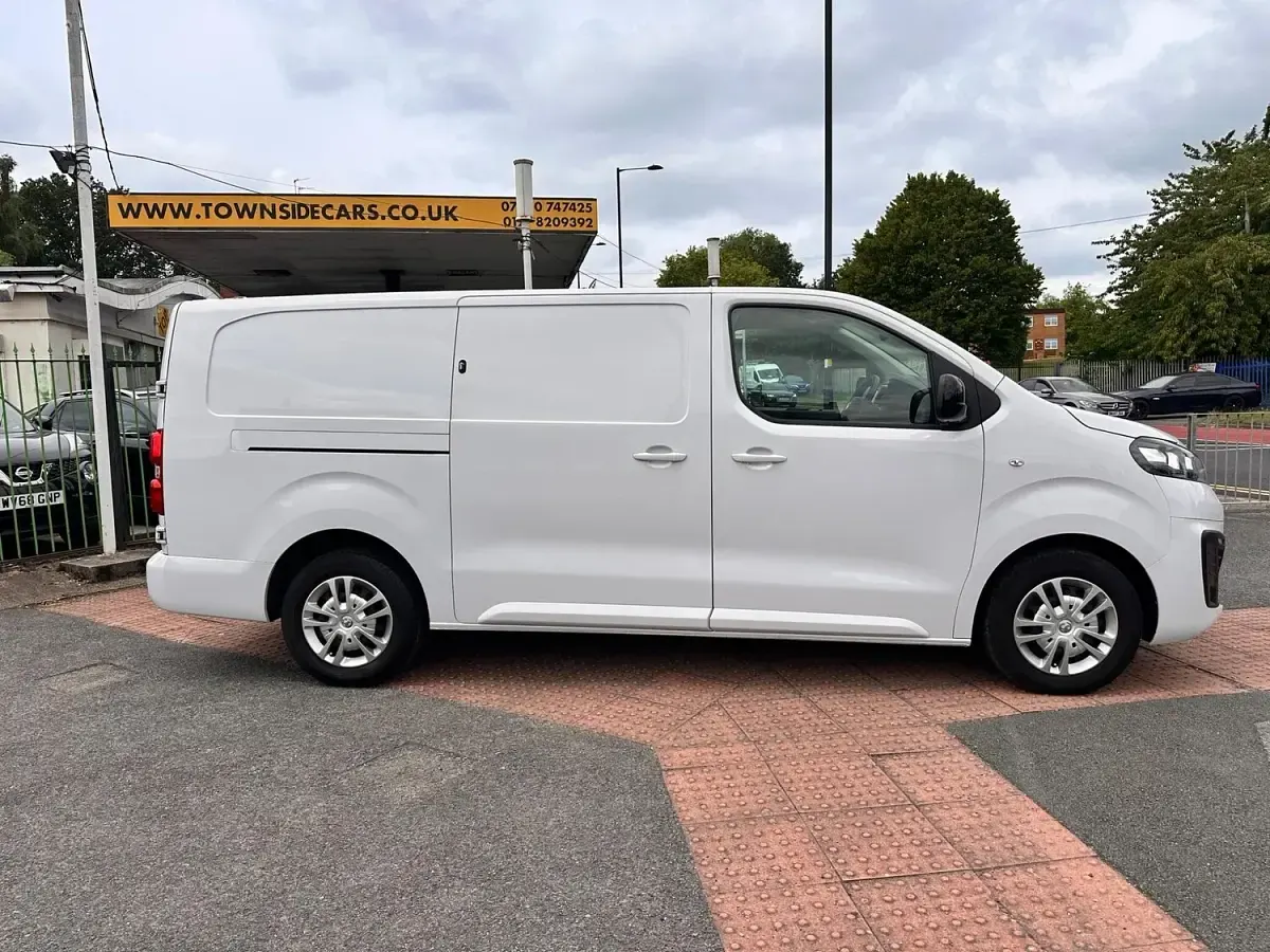 Used Vauxhall Vivaro Sportive 2022 White MPV
