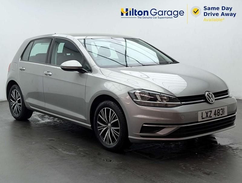 Używany VW Golf VII SE 125 KM (91 kW) 2018 Srebrny Hatchback