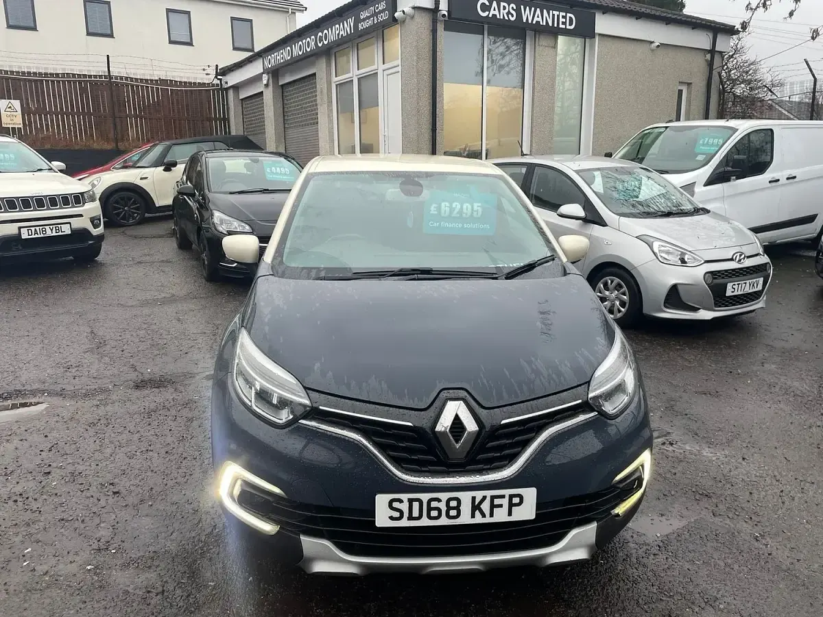 Used Renault Captur GT-Line 89 HP (65 kW) 2018 Blue/cream SUV