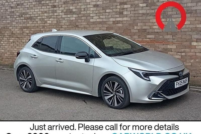 Used Toyota Corolla Design 140 HP (102 kW) 2025 Silver Hatchback