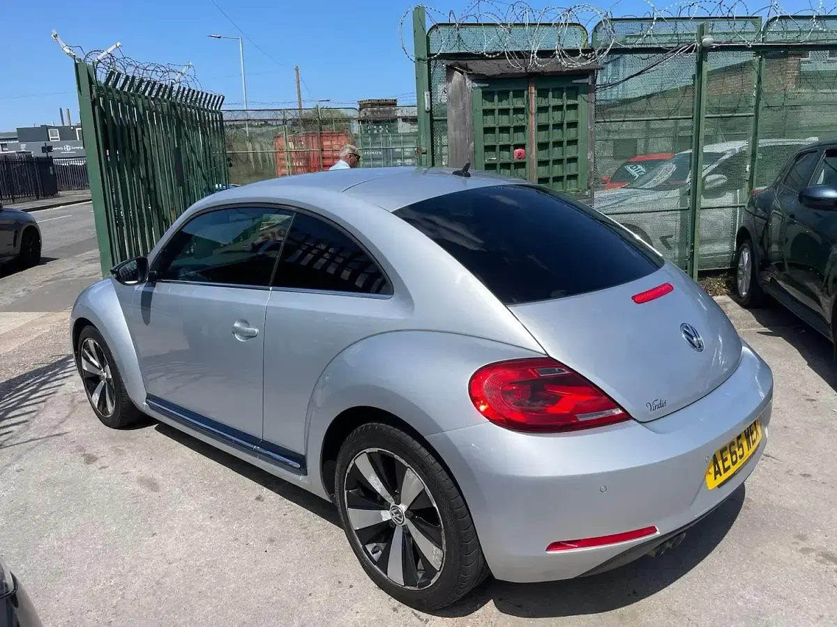 Used VW Beetle Sportline 150 HP (110 kW) 2015 Silver Hatchback