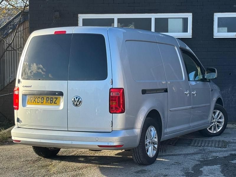 Used VW Caddy Maxi Highline 102 HP (75 kW) 2018 Silver MPV
