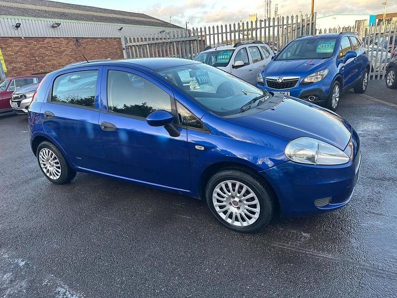 Blue Used 2009 Fiat Grande Punto Active Hatchback | £1,995 (A bit pricey) - Image 1/4