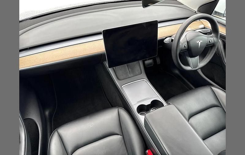 Used Tesla Model Y Long Range AWD 378 kW (514 HP) 2022 White SUV