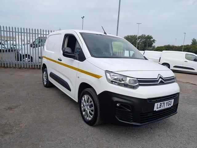White Used 2021 Citroën Berlingo MPV | £10,124 (Fair price) - Image 1/4