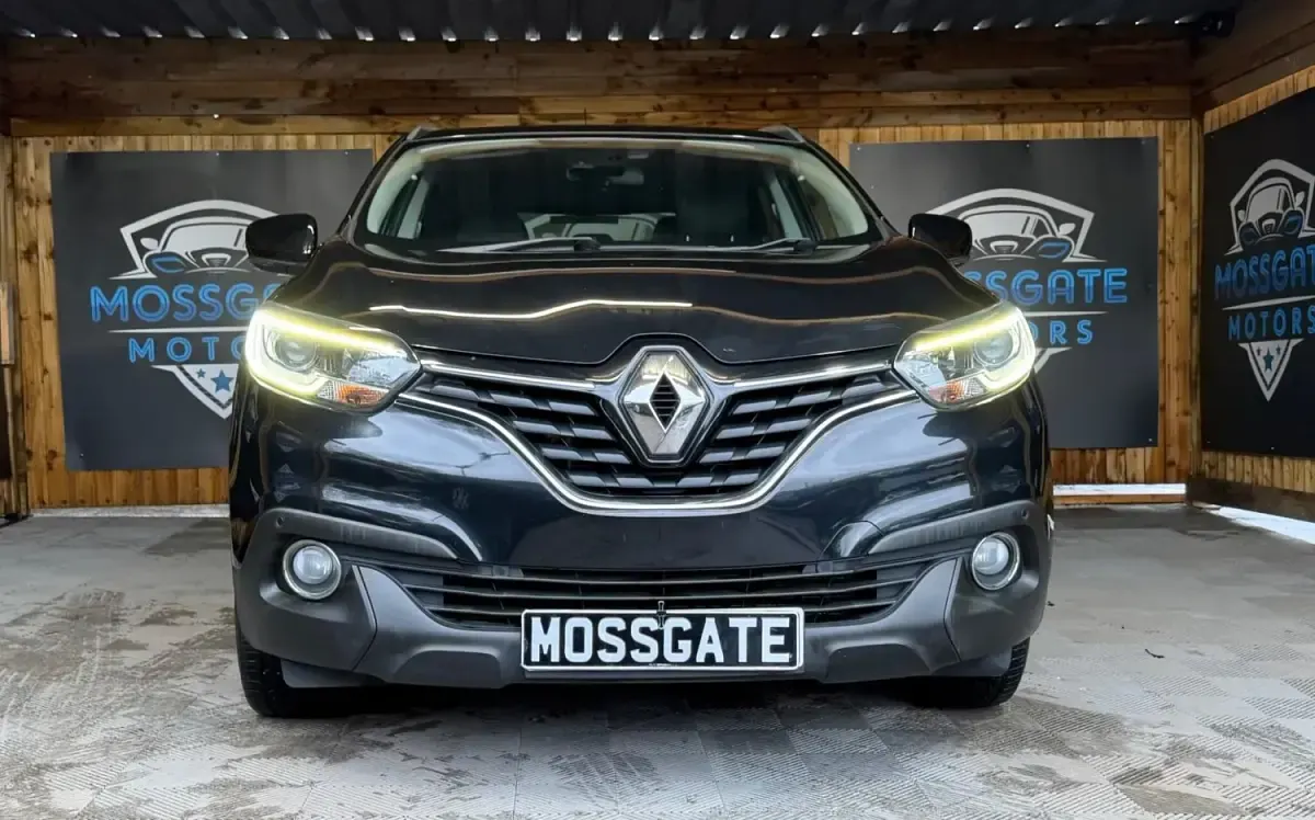 Usado Renault Kadjar Dynamique 110 HP (80 kW) 2015 Preto SUV