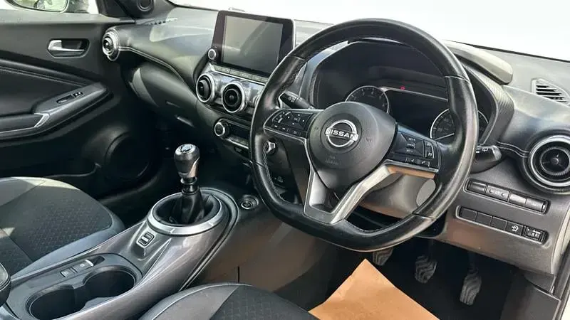 Used Nissan Juke N-Connecta 114 HP (83 kW) 2023 White SUV