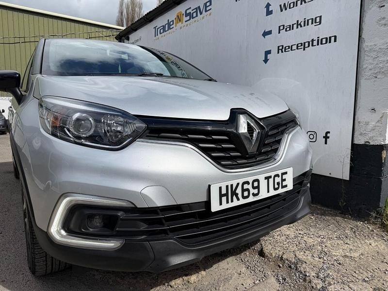 Used Renault Captur Iconic 90 HP (66 kW) 2019 Silver SUV