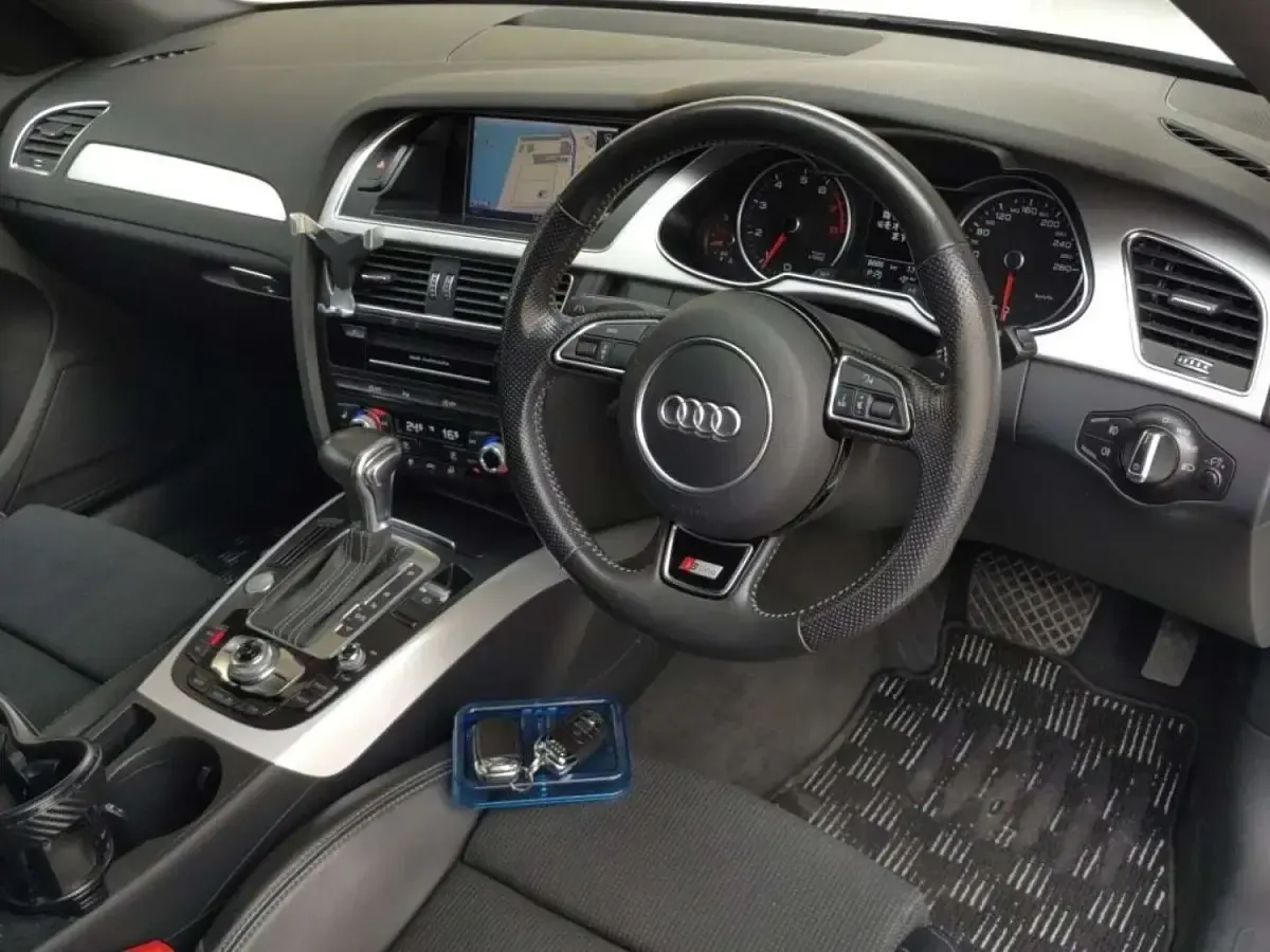 Used Audi A4 Business 2015 White Estate