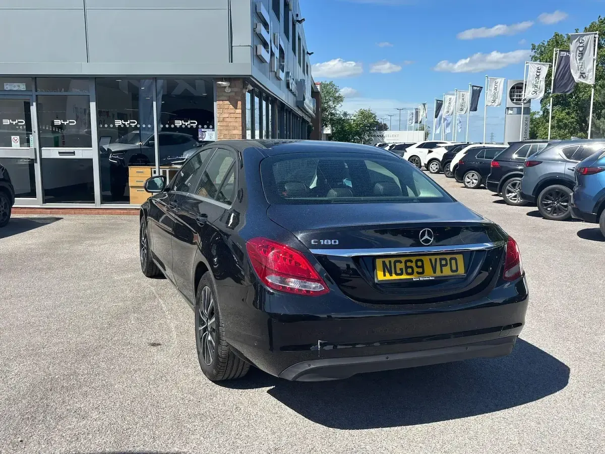 Used Mercedes C180 SE 156 HP (114 kW) 2019 Black Sedan