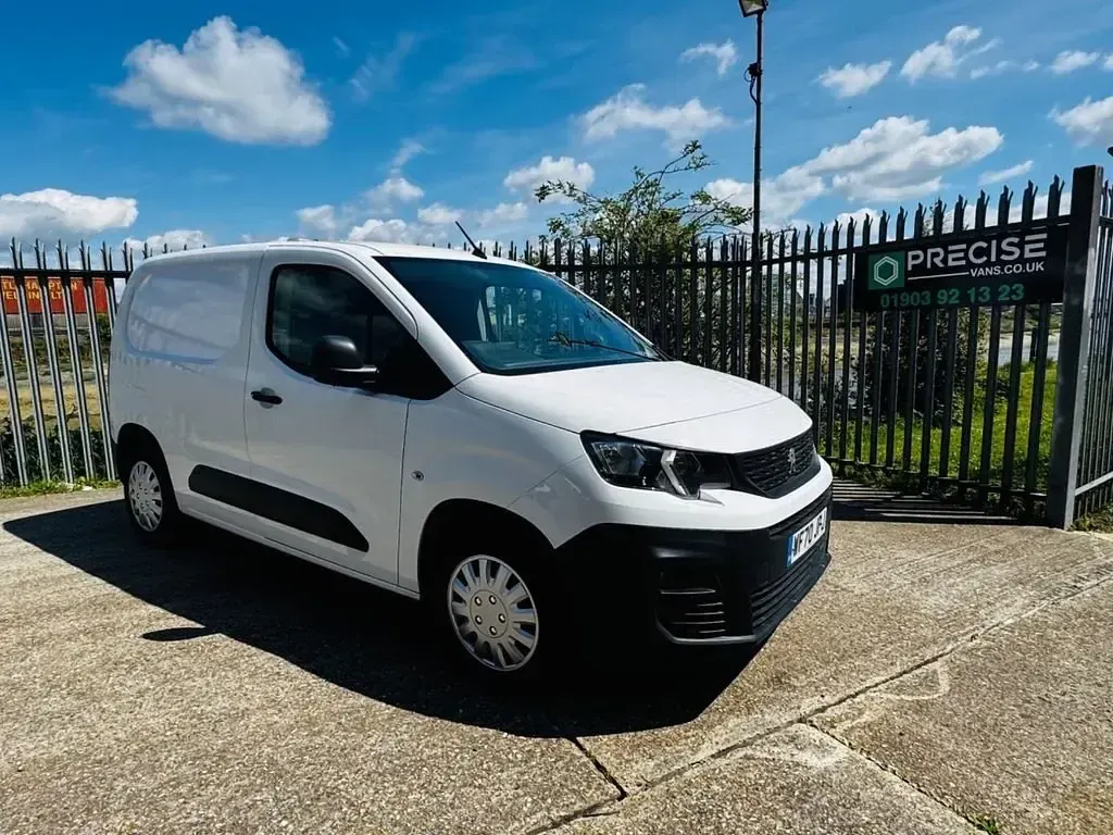 Second-hand Peugeot Partner 108 CP (79 kW) 2020 Alb Monovolum