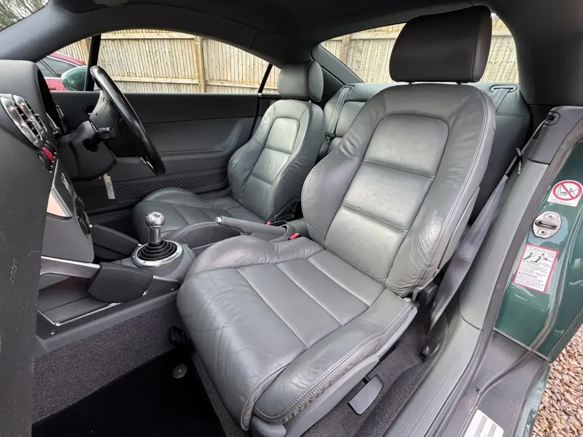 Begagnad Audi TT Sport 225 HK (165 kW) 2003 Grön Sportkupé