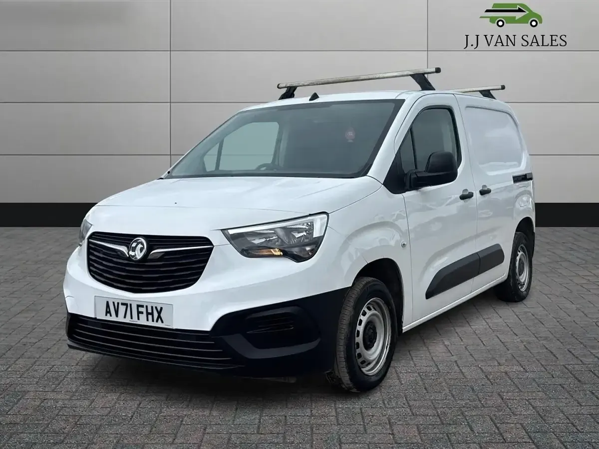Used Vauxhall Combo Edition 75 HP (55 kW) 2021 White MPV