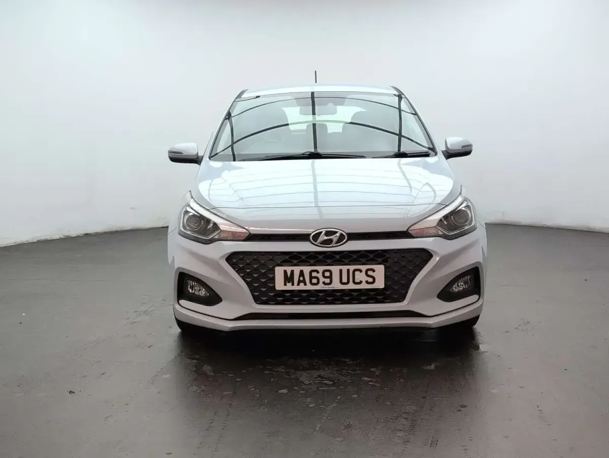 Used Hyundai i20 SE 84 HP (61 kW) 2019 Grey Hatchback