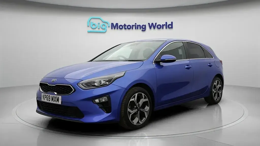 Usado Kia Ceed 138 CV (101 kW) 2019 Azul Utilitario