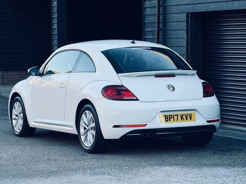 Used VW Beetle Design 150 HP (110 kW) 2017 White Hatchback