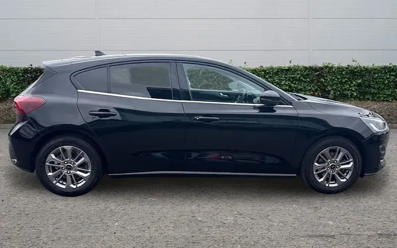 Usado Ford Focus Titanium 125 HP (91 kW) 2023 Preto Citadino