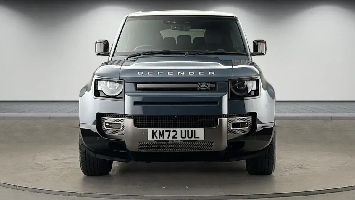 Used Land Rover Defender HSE Dynamic 300 HP (220 kW) 2022 Nebelquell blue SUV