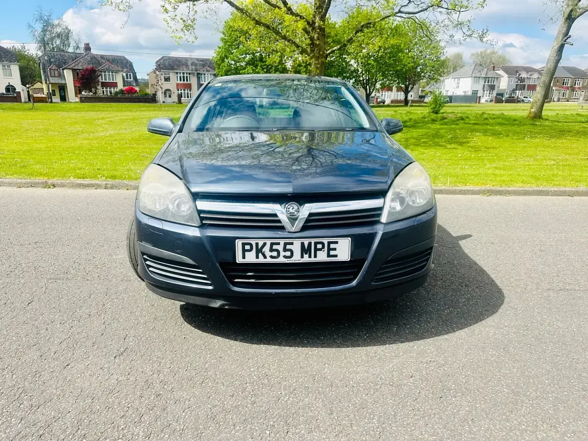 Usado Vauxhall Astra Club 123 CV (90 kW) 2005 Azul Utilitario