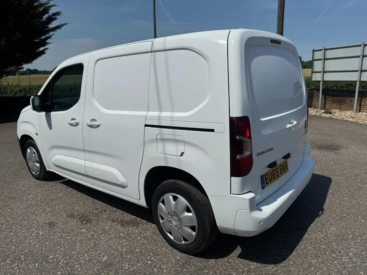 Used Citroën Berlingo 130 HP (95 kW) 2019 White MPV